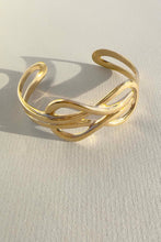 Load image into Gallery viewer, Hecate Cuff Gold