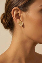 Load image into Gallery viewer, Poppy Studs Gold